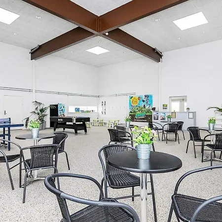 6 Person In * Brovst