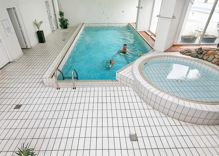 Apartment 6 Person In